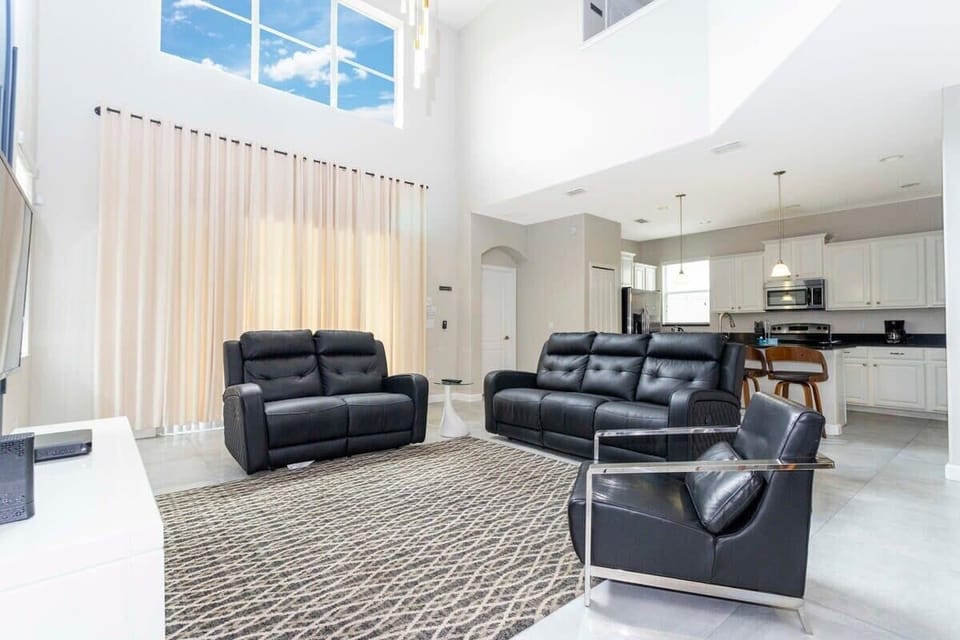 House, Multiple Beds, Pool View (8950SPD-SVH) | Living area