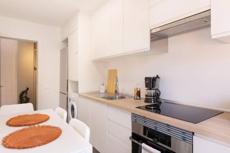 Deluxe Apartment | Private kitchen