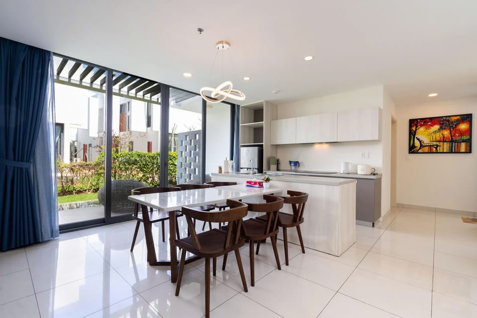 Villa, 3 Bedrooms, Patio, Courtyard View | Dining