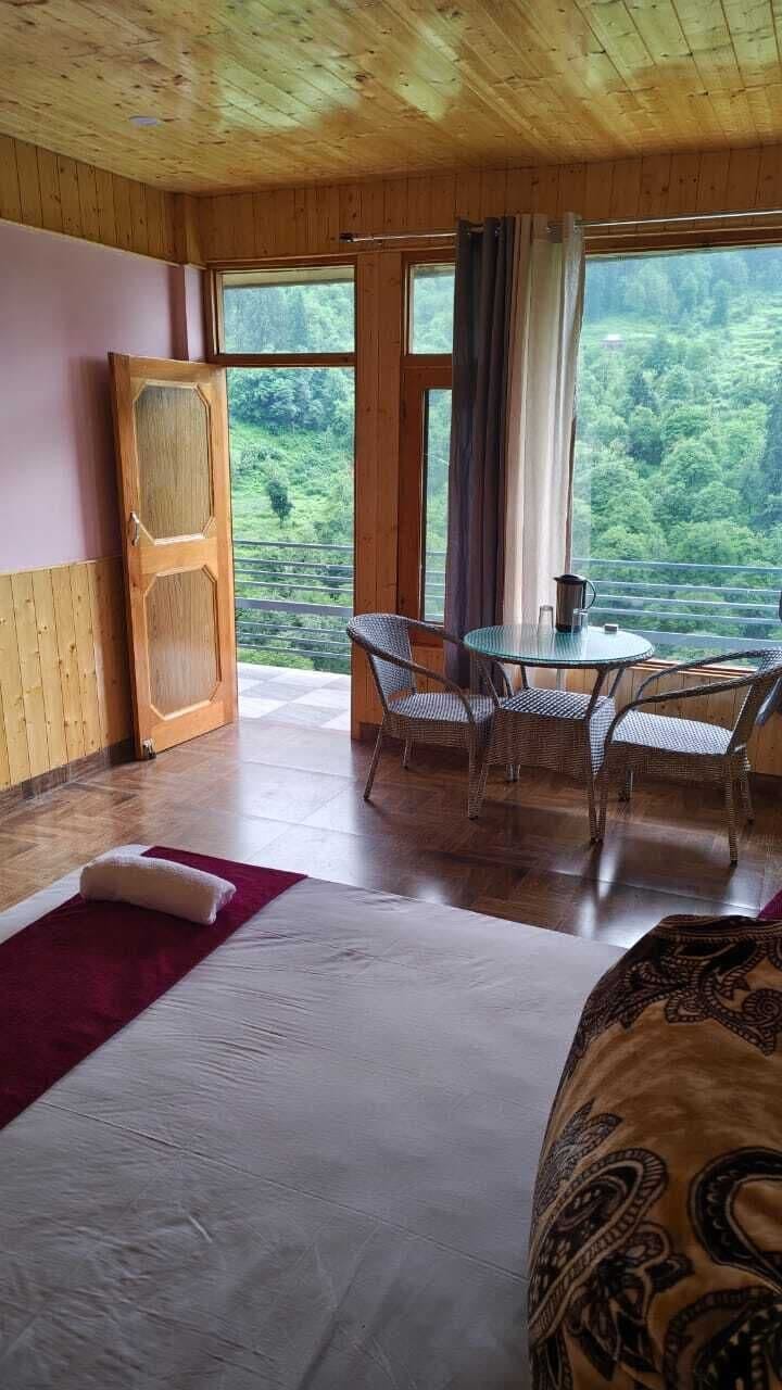 Deluxe Double Room, Balcony | Laptop workspace, WiFi (free)