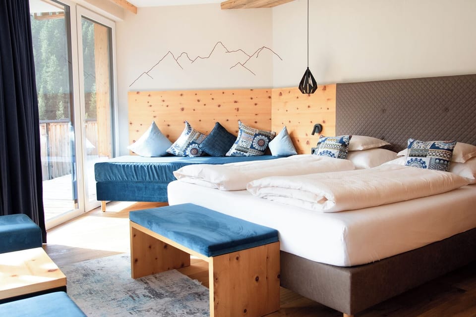 Panoramic Suite, Mountain View | In-room safe, free WiFi, bed sheets