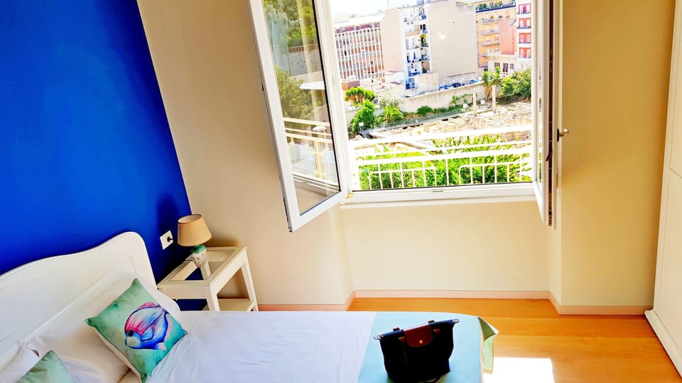 Comfort Double Room, City View | Desk, iron/ironing board (on request), WiFi (free)