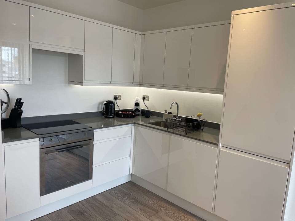 Fridge, oven