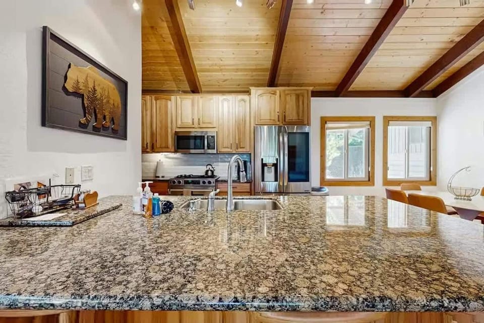 House | 4 bedrooms, high-speed internet