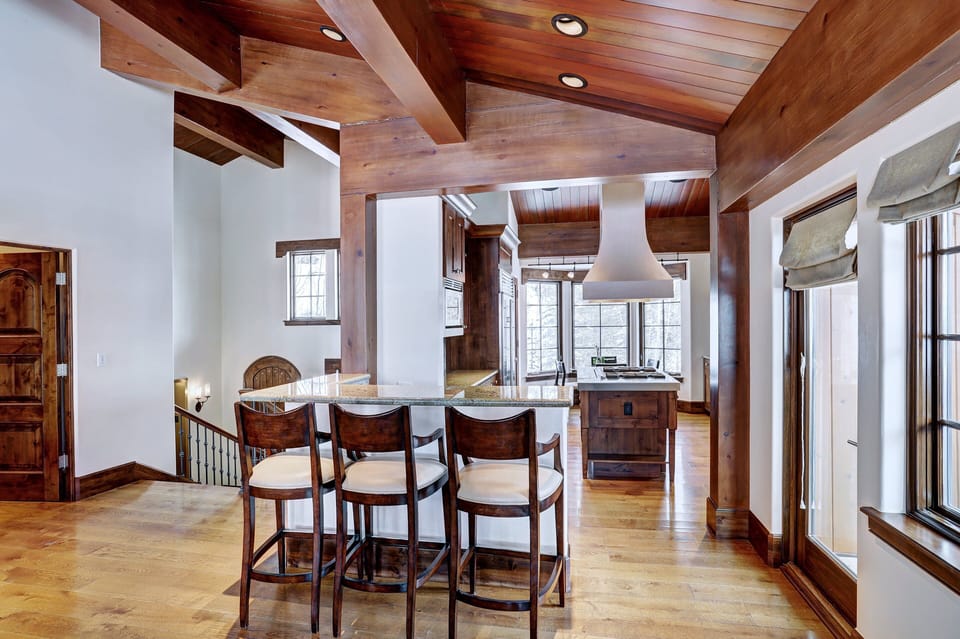 Coffee/tea maker, toaster