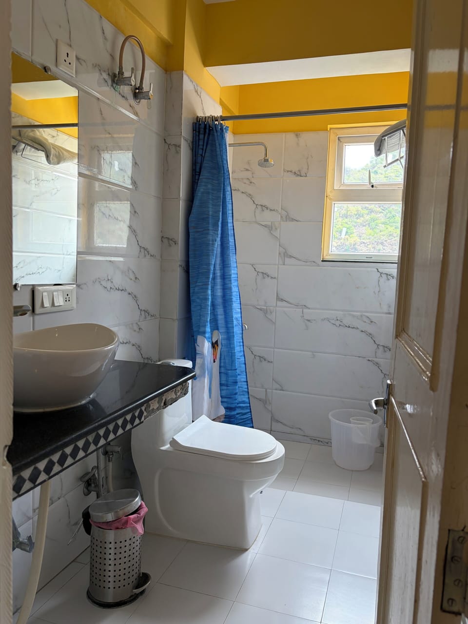 Deluxe Double or Twin Room, Balcony, Mountain View | Bathroom | Shower, towels, soap, shampoo