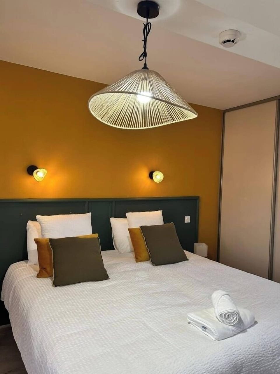 Comfort Double or Twin Room | Blackout drapes, iron/ironing board, free WiFi