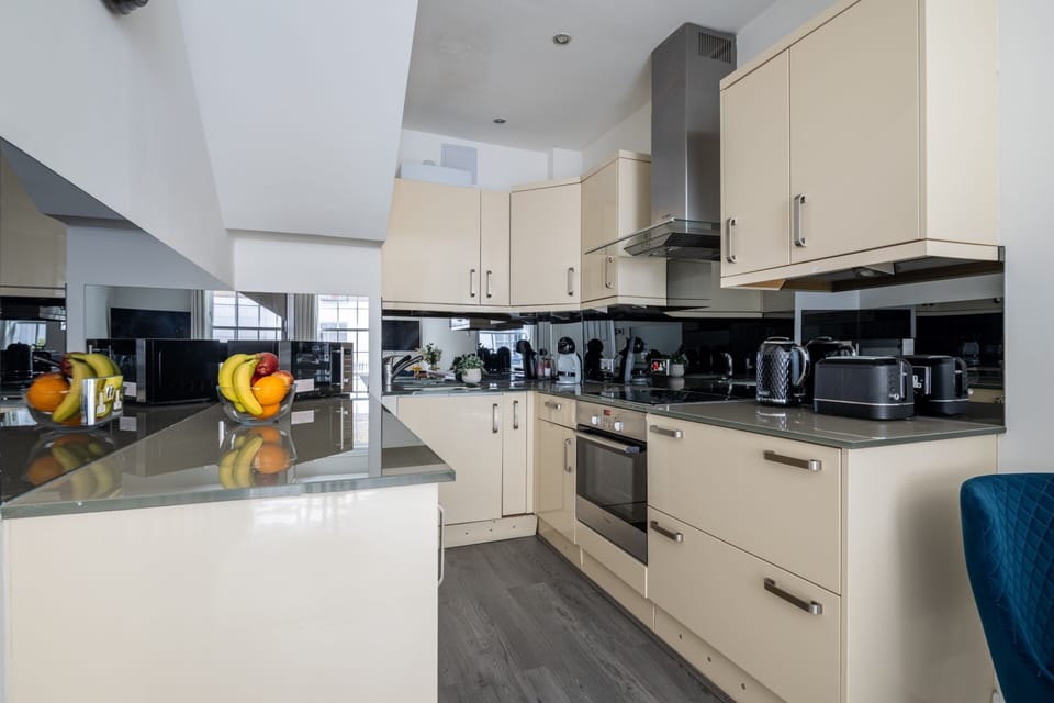 City Apartment, 2 Bedrooms, Non Smoking | Private kitchen | Espresso maker, coffee/tea maker, electric kettle, toaster