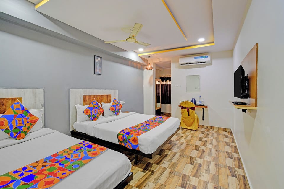 Family Room | Egyptian cotton sheets, premium bedding, in-room safe, desk