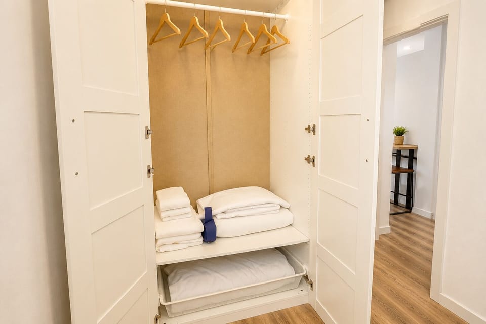 Comfort Apartment | Wardrobe