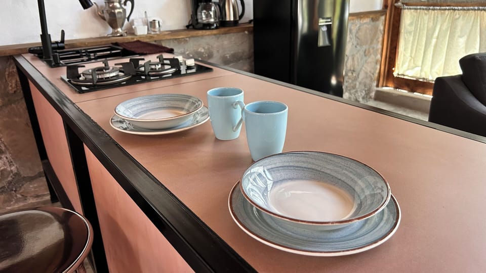 Deluxe Room, Garden View | Private kitchen