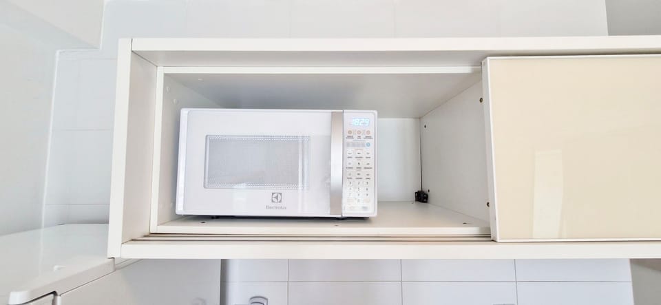 Standard Apartment | Microwave