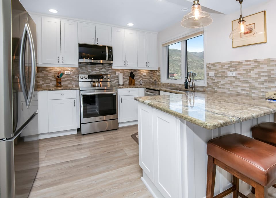 Condo, Multiple Beds (Lodge at 100 W Beaver Creek 702, 3BD ) | Private kitchen