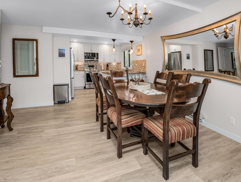 Condo, Multiple Beds (Lodge at 100 W Beaver Creek 702, 3BD ) | Dining