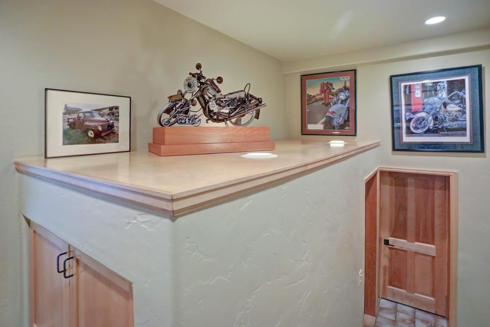 Condo, Multiple Beds (Creekside Penthouse, 3BD + Loft in Va) | Interior