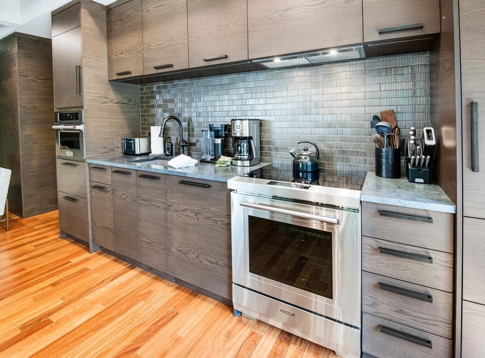 Condo, Multiple Beds (Treetops 4C, 3BD, 2.5BA Ski-In Ski-Ou) | Private kitchen