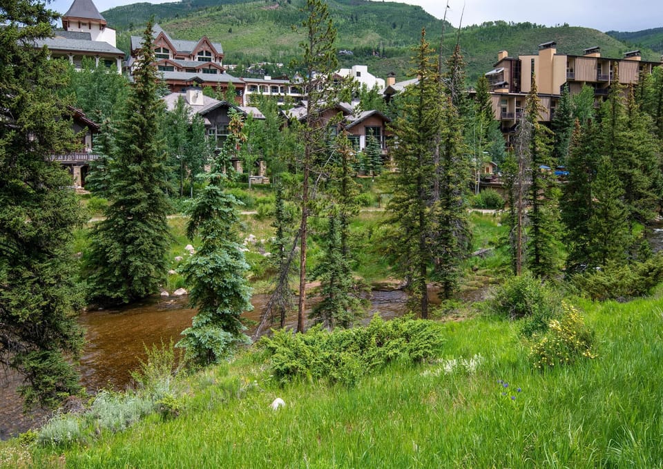 House, Multiple Beds (725A Forest Road 4BD Home on Vail Mou) | Property grounds