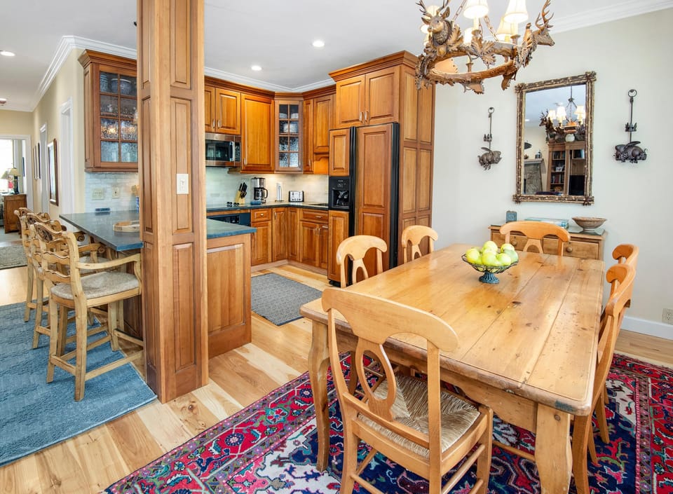 Condo, Multiple Beds (Sun Vail 23A, 2BD Condo with Vail Mou) | Dining