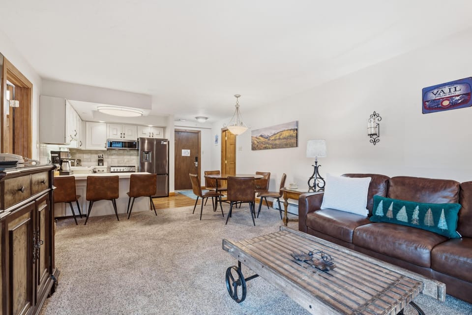 Condo, 1 King Bed (Westwind 301 2BD Gold Condo in Lionsh) | Living area