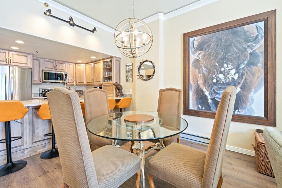 Condo, Multiple Beds (Borders Lodge L108 2BD Beaver Creek S) | Dining