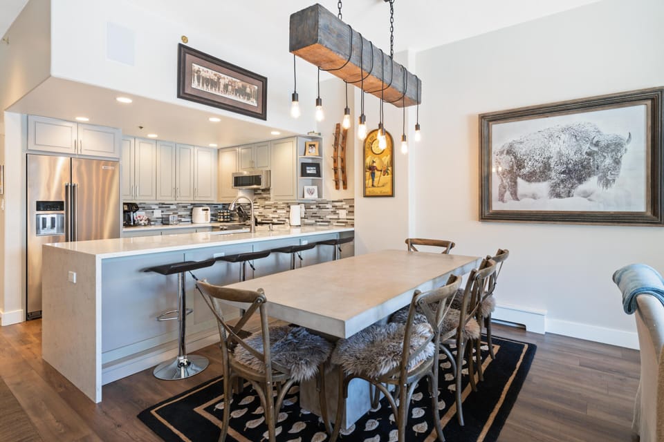 Condo, Multiple Beds (Borders Lodge L110 2BD Beaver Creek S) | Dining