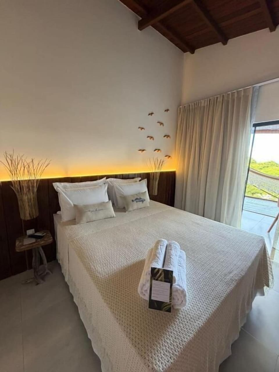Deluxe Double Room, Sea View | Minibar, desk, WiFi (free)