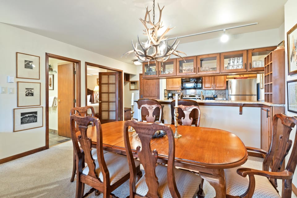 Condo, 1 King Bed (Borders Lodge L405 2BD Beaver Creek S) | Dining