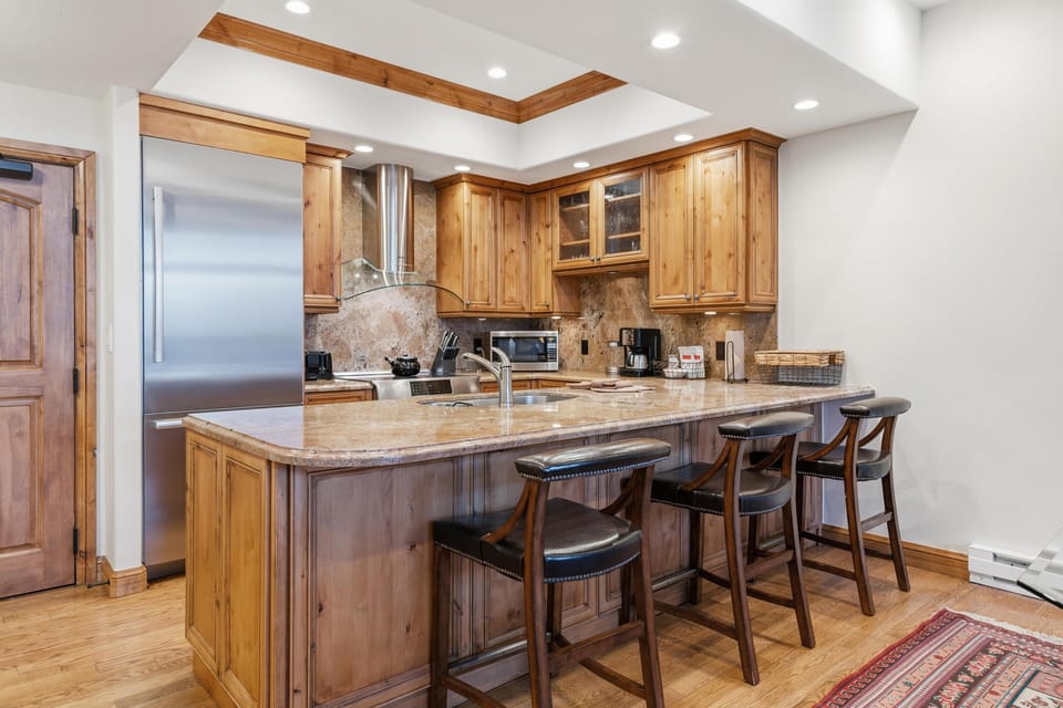 Condo, Multiple Beds (Borders Lodge L504 3BD Beaver Creek S) | Private kitchen