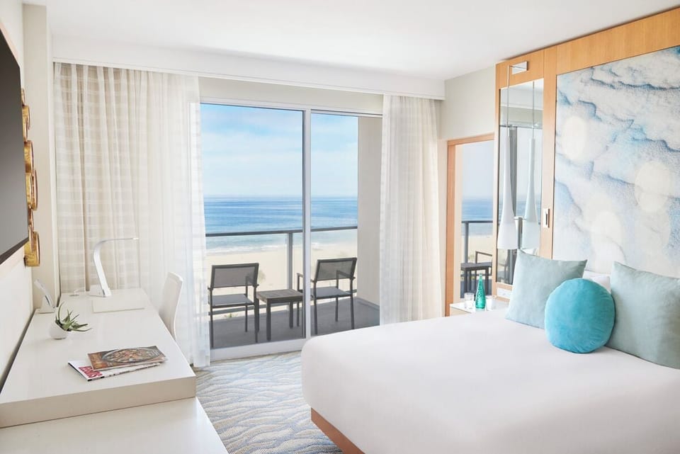 Premium bedding, in-room safe, desk, laptop workspace