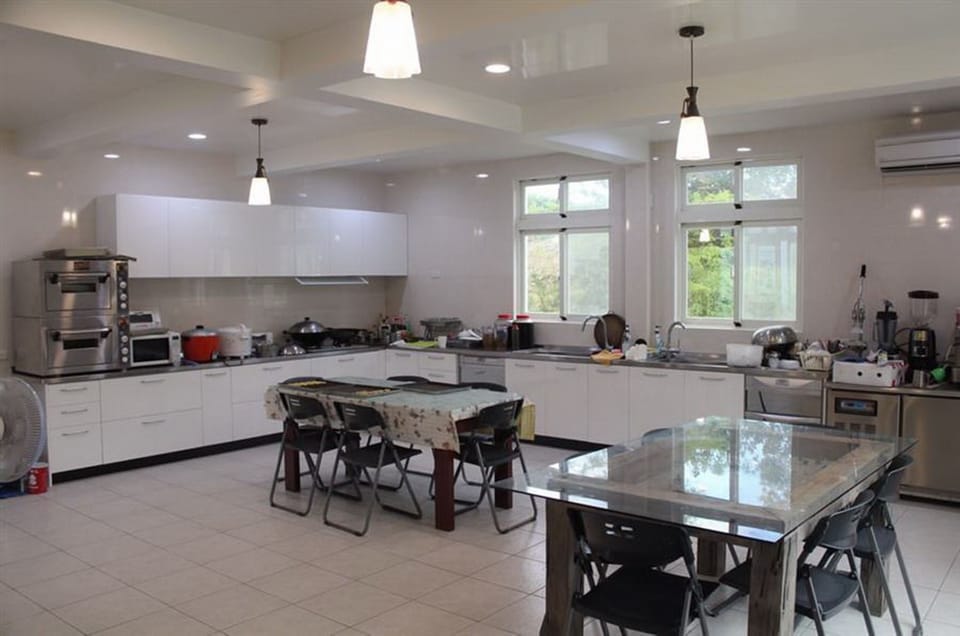 Comfort House, 4 Bedrooms, Balcony, Mountain View | 1 bedroom, premium bedding, down comforters, individually decorated