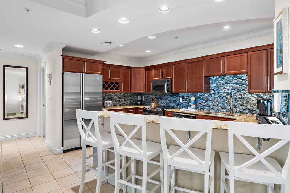 Condo, Multiple Beds (Emerald Grande W322) | Private kitchen