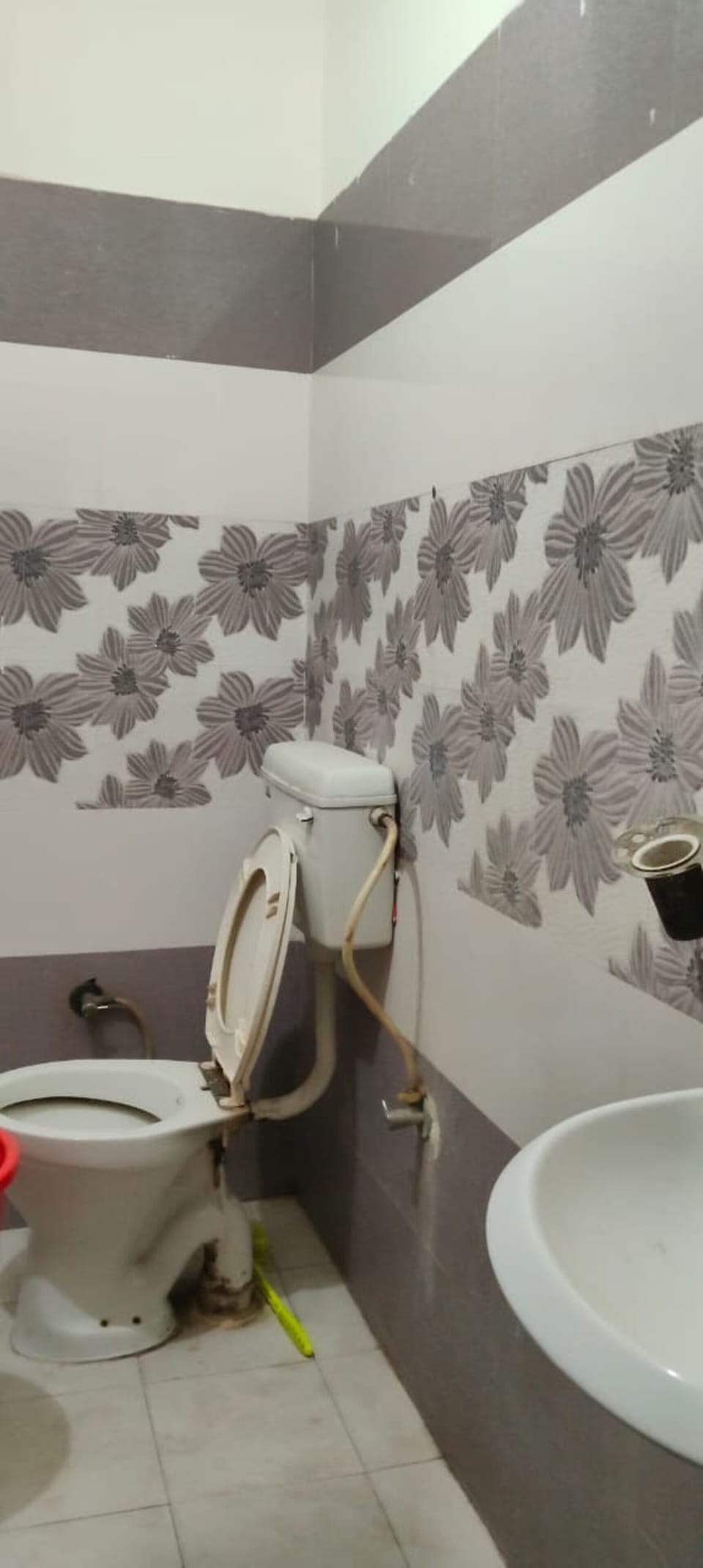 Deluxe Room | Bathroom | Shower, towels, soap, shampoo
