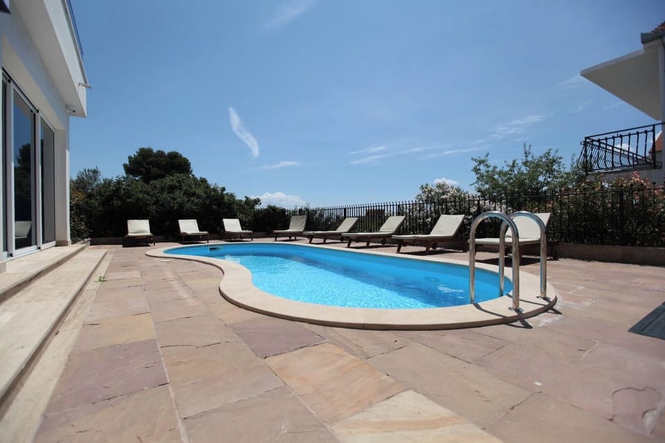 Seasonal outdoor pool, pool umbrellas, sun loungers