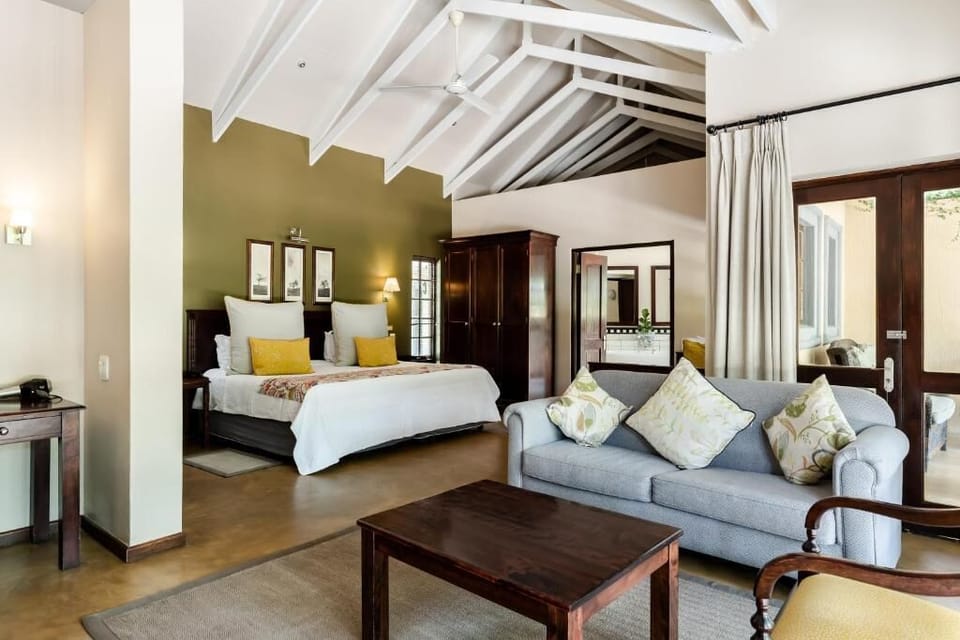 Family Room | Minibar, in-room safe, desk, WiFi (free)