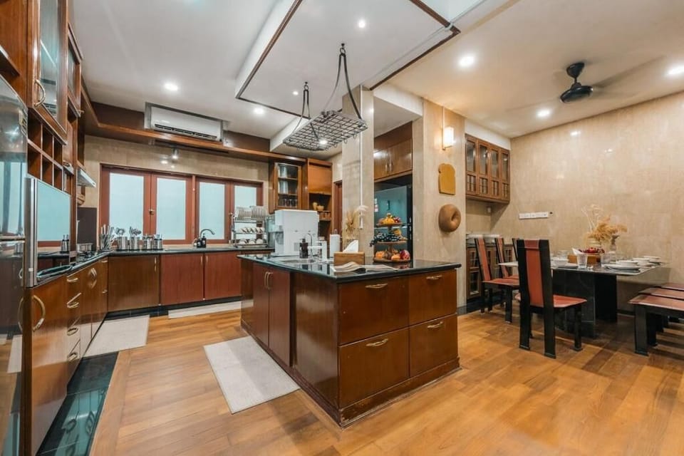 Villa | Dining