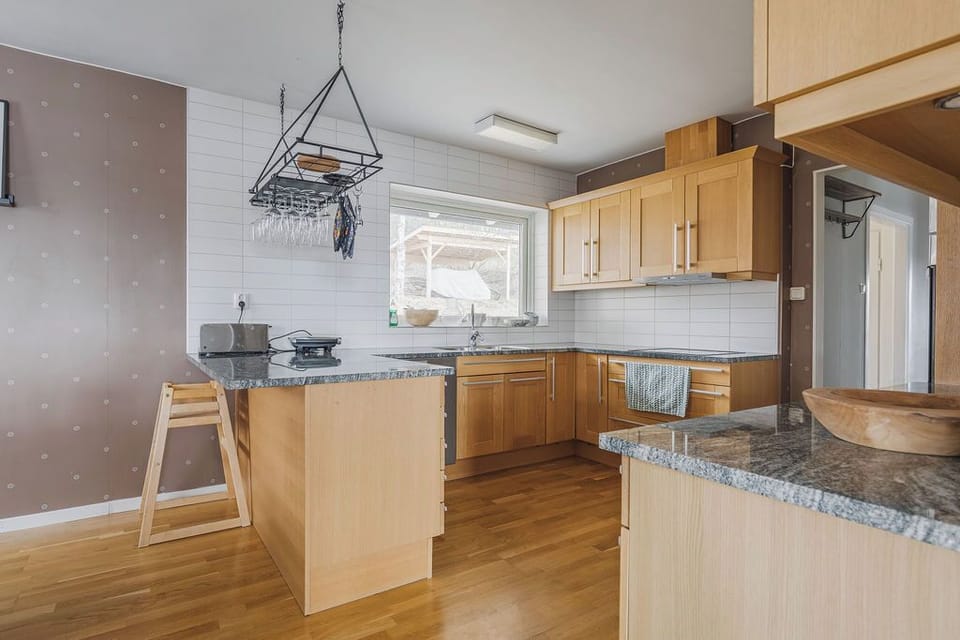 Apartment, 3 Bedrooms, Non Smoking, Lake View | Private kitchen | Electric kettle, toaster, highchair