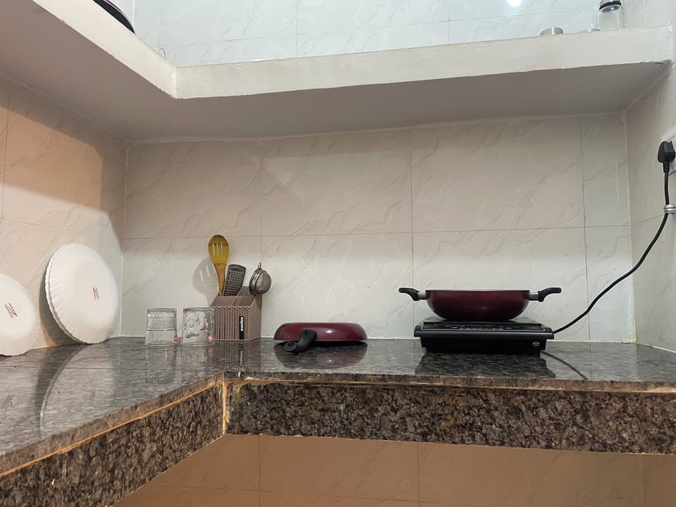 Superior Single Room | Private kitchen | Fridge