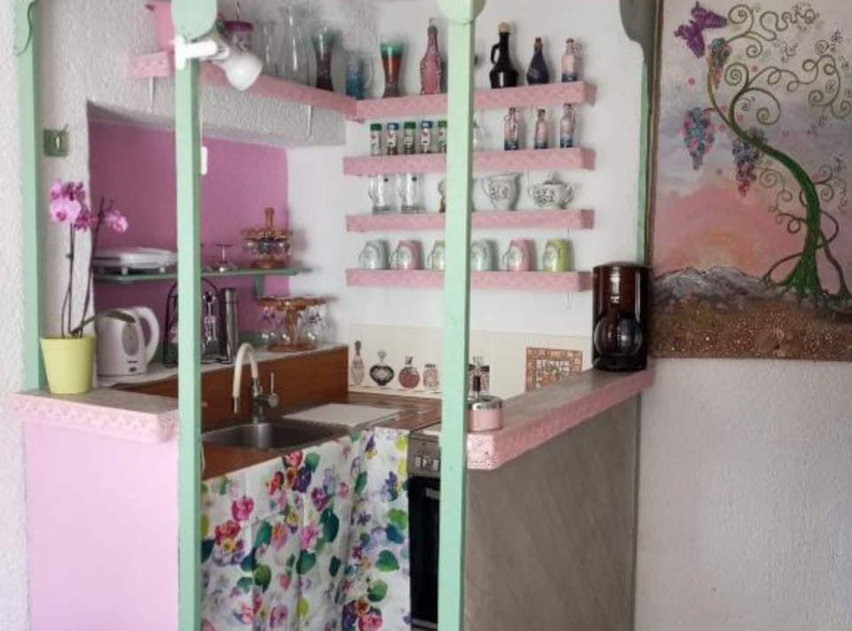 Studio (Studio) | Private kitchenette | Fridge