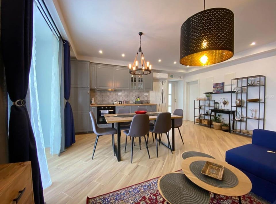 Apartment (Three Bedroom Apartment with Balcony) | Living room
