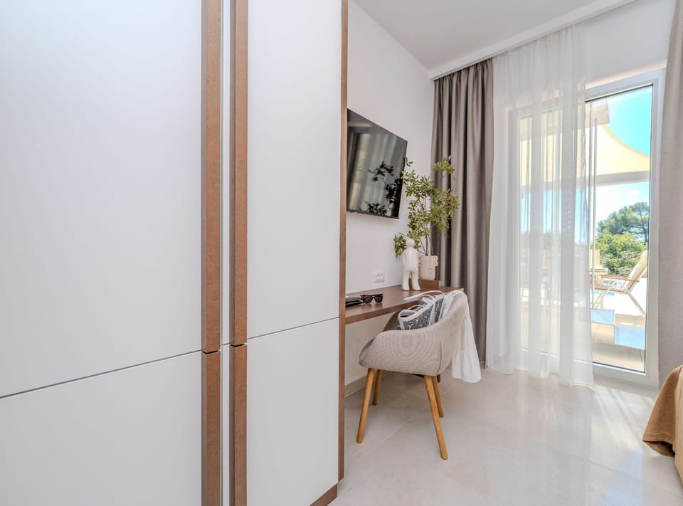 House (Villa Nexia with pool) | 4 bedrooms, soundproofing, cribs/infant beds