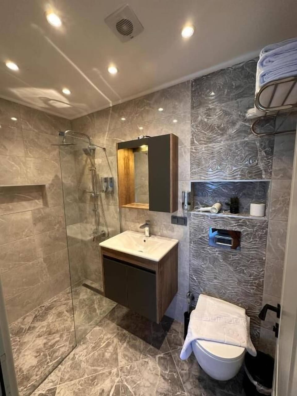 Standard Twin Room, Balcony, Pool View | Bathroom | Shower, eco-friendly toiletries, hair dryer, bathrobes