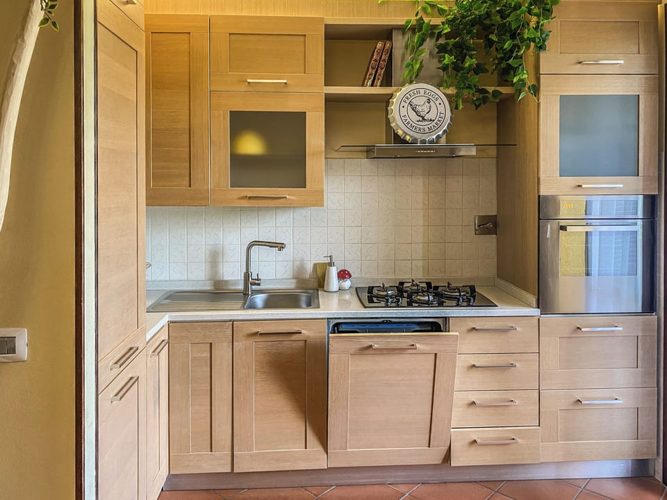 Apartment, 3 Bedrooms, Balcony, Garden View | Private kitchen