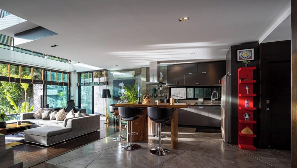 Villa, 4 Bedrooms, Smoking, Private Pool | Living room | Books