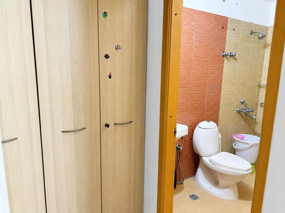 Apartment, 2 Bedrooms, Accessible, Smoking | Bathroom
