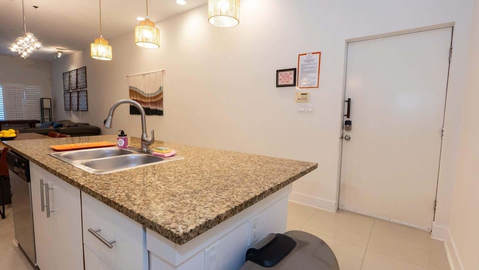 Apartment, 3 Bedrooms | Interior
