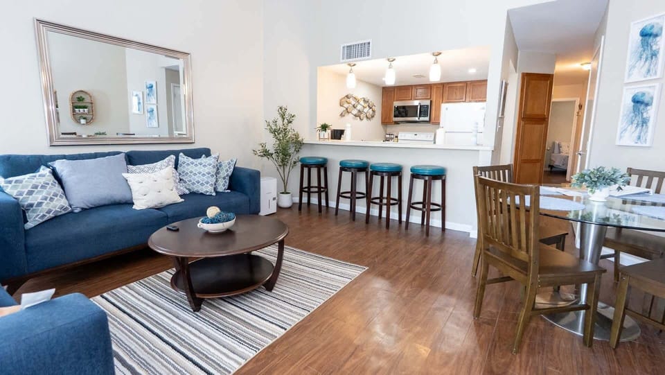 Apartment, 2 Bedrooms | Living area