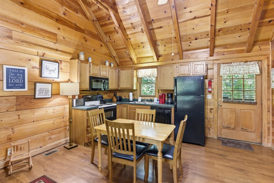 Cabin, 1 Bedroom | Private kitchen | Fridge, oven, coffee/tea maker, toaster
