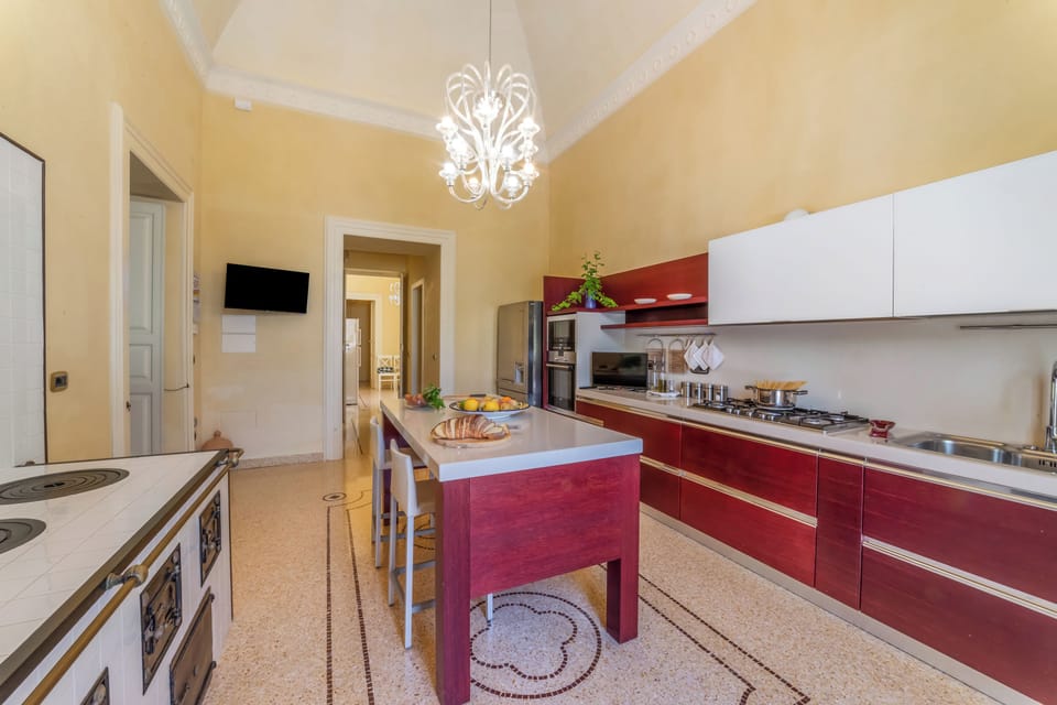 Luxury Villa, 6 Bedrooms, Microwave (Villa Ciardo with Private Pool in) | Private kitchen