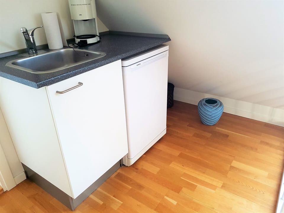 Cookware/dishes/utensils