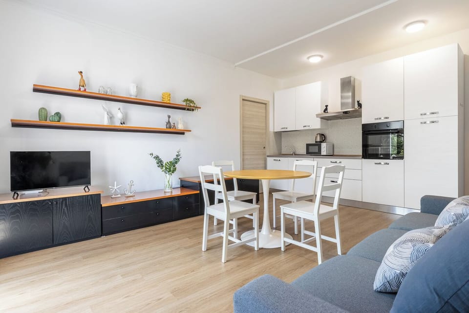 Apartment, 2 Bedrooms, Balcony | Interior